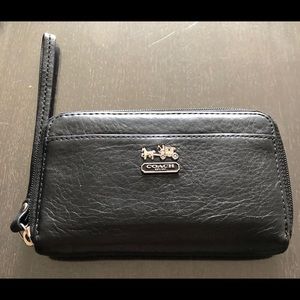 Coach wristlet (black)
